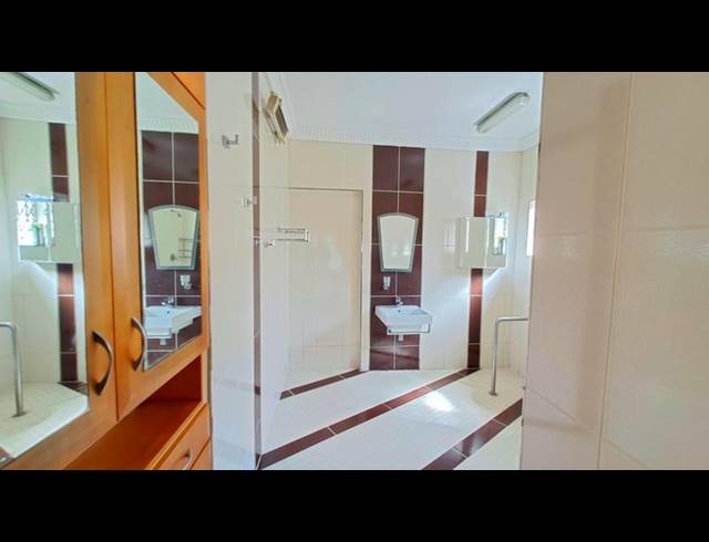 5 BEDROOM PROPERTY TO RENT IN BLUFF